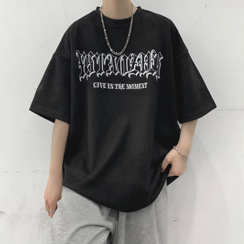 ストリートグラフィックTシャツ