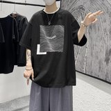 フロントグラフィックTシャツ