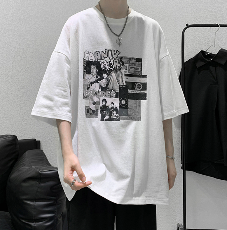 フロントグラフィックTシャツ